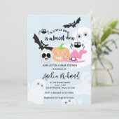 Invitation Petit Boo mignonne Halloween Baby Boy Douche (Debout devant)