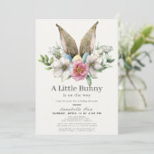 Invitation Petit Bunny Ear Floral Baby shower rose (Debout devant)