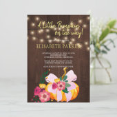 Invitation Petit citrouille sur le chemin douches rustiques p (Debout devant)