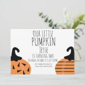 Invitation Petit Halloween moderne Citrouille Anniversaire (Debout devant)