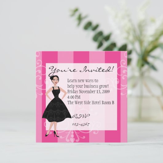 Invitation petite robe noire (Debout devant)