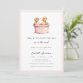 Invitation Petites filles roses Baby shower jumeau (Debout devant)