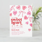Invitation Petits coeurs de bonbons Baby shower (Debout devant)