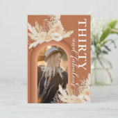 Invitation photo anniversaire 30 ans Boho (Debout devant)