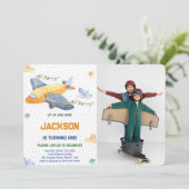Invitation photo anniversaire avion modifiable (Debout devant)