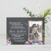 Invitation Photo Anniversaire Floral Rustic Chalk Violet Invi (Debout devant)