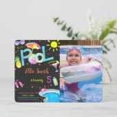 Invitation photo anniversaire piscine modifiable (Debout devant)