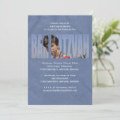 Invitation photo Bar Mitzvah en bleu (Debout devant)