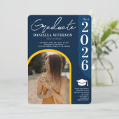 Invitation Photo bold 2024 arche bleu foncé graduation (Debout devant)