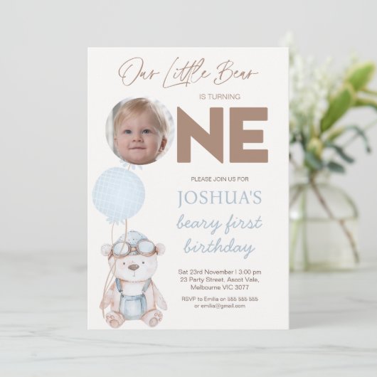Invitation Photo Brown Blue Balloons Beary First Birthday (Debout devant)