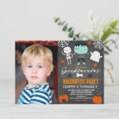 Invitation Photo Chalkboard Fête d'Halloween Anniversaire (Debout devant)