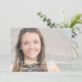 Invitation Photo complète avec script - Graduation Party (Debout devant)