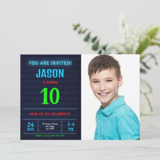 Invitation photo d'anniversaire (Debout devant)