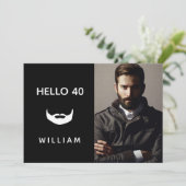 Invitation Photo d'anniversaire barbe blanche noire (Debout devant)