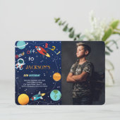 Invitation photo d'anniversaire Blast Off Space (Debout devant)