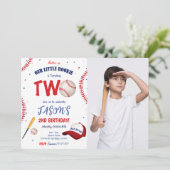 Invitation photo d'anniversaire de baseball blanc  (Debout devant)