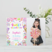 Invitation photo d'anniversaire de bonbons (Debout devant)