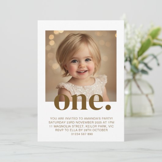 Invitation photo d'anniversaire en Brown et blanc (Debout devant)