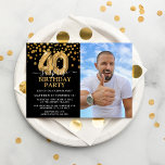 Invitation Photo d'anniversaire moderne Black & Gold 40th Sur<br><div class="desc">Invitation de fête d'anniversaire moderne noir et or pour quelqu'un qui a 40 ans ! Doté d'un arrière - plan noir,  d'une photographie de l'homme/femme d'anniversaire,  de confettis de parties scintillant d'or,  de ballons d'or 40ème anniversaire et d'un modèle d'anniversaire élégant,  ce qui est facile à customiser.</div>