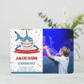 Invitation photo de anniversaire requin modifiable (Debout devant)
