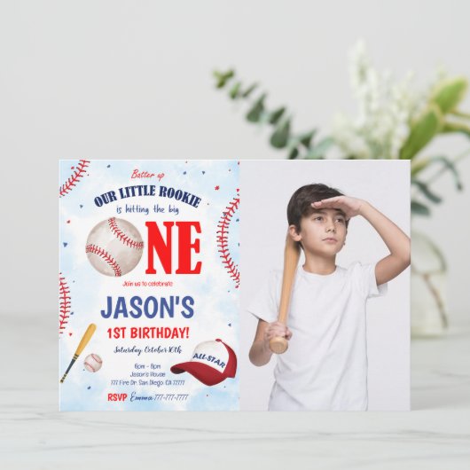 Invitation photo de baseball modifiable (Debout devant)