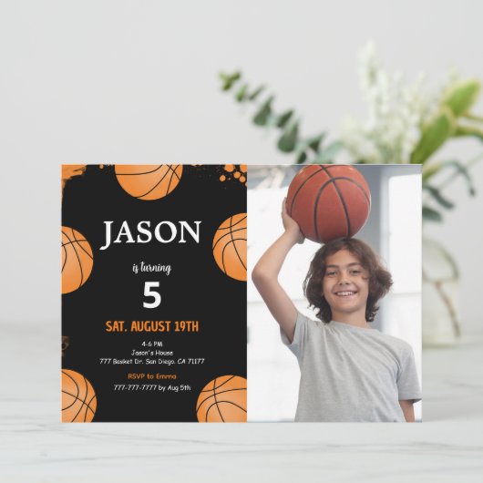 Invitation photo de basket-ball noir (Debout devant)