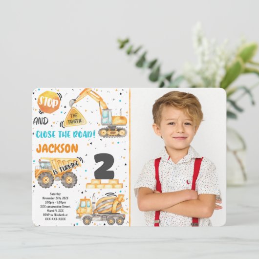 Invitation photo de construction (Debout devant)