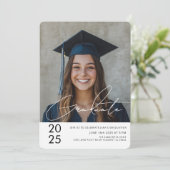 Invitation Photo de diplômé 2025 Moderne Gras  (Debout devant)