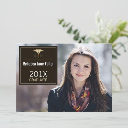 Invitation Photo de diplômé en soins infirmiers personnalisé  (Debout devant)