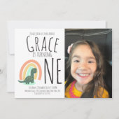 Invitation Photo de fête d'anniversaire arc-en-ciel de dinosa (Devant)