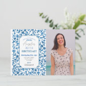 Invitation Photo de fête d'anniversaire Bleu et blanc Floral (Debout devant)
