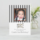 Invitation Photo de fête Halloween chic fantômes Trick or Tre (Debout devant)