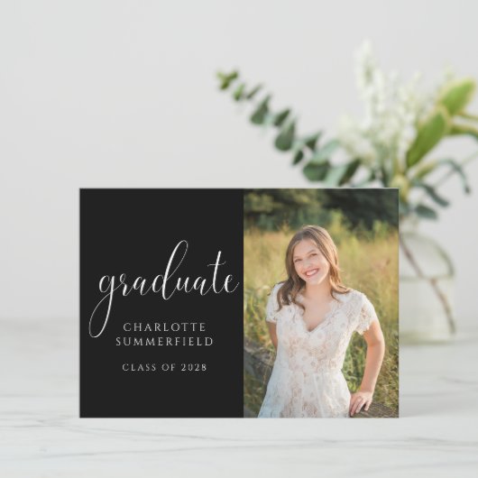 Invitation Photo de graduation de script manuscrit noir (Debout devant)