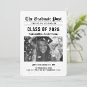 Invitation Photo de graduation d'un journal moderne (Debout devant)