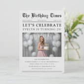 Invitation Photo de journal unique pour la célébration d'anni (Debout devant)