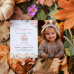 Invitation Photo de la fête du premier anniversaire du petit<br><div class="desc">Invitation vos invités à une fête mémorable avec notre **Petite Citrouille Première fête d'anniversaire Invitations photo**. Ces invitations magnifiquement conçues mêlent un charmant thème citrouille à une touche personnelle, avec un espace pour inclure une photo de votre petit. Ornées de couleurs automnales festives et de motifs citrouilles adorables, ces invitations...</div>