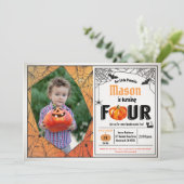 Invitation Photo de la fête du quatrième anniversaire de l'en (Debout devant)