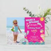 Invitation photo de la fille de la piscine rose (Debout devant)