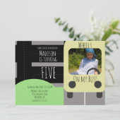 Invitation photo de la roue de transport scolaire (Debout devant)