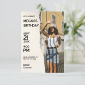 Invitation Photo de mode simple beige anniversaire (Debout devant)