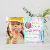 Invitation Photo de premier anniversaire fête de glace (Debout devant)