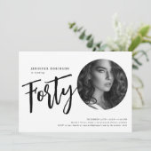Invitation Photo de script moderne 40e anniversaire noir et b (Debout devant)
