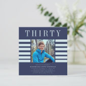 Invitation Photo design moderne mens bleu 30e anniversaire (Debout devant)