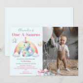 Invitation Photo Dinosaur 1er Anniversaire coloré mignon (Devant / Derrière)