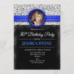 Invitation Photo du 30e anniversaire - Silver Black Royal Blu<br><div class="desc">30e anniversaire Invitation avec votre photo Design élégant en noir,  faux argent parties scintillant avec une pointe de bleu royal. Parfait pour une fête du trentième anniversaire féminin. Il peut être customisé pour n'importe quel âge !</div>