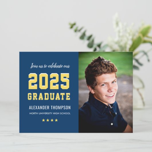 Invitation Photo du Graduate Navy Jaune Graduation Party 2025 (Debout devant)