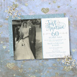 Invitation Photo du Mariage du 60e anniversaire du mariage<br><div class="desc">Personnalisez avec votre photo mariage préférée et vos détails spéciaux de célébration de l'anniversaire du 60e mariage diamant en typographie chic. Les caractéristiques inverses aiment les confettis de coeur. Conçu par Thisisnotme©</div>