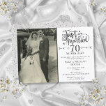 Invitation Photo du Mariage du 70e anniversaire du mariage<br><div class="desc">Personnalisez avec votre photo de mariage préférée et vos détails spéciaux de célébration du 70e anniversaire du mariage en platine dans la typographie chic. Les caractéristiques inverses aiment les confettis de coeur. Conçu par Thisisnotme©</div>