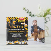 Invitation Photo du parti Anniversaire de enfant de la Backho (Debout devant)