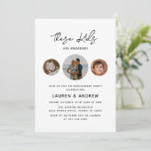 Invitation Photo Enfants Moderne Funky Script Engagement Part (Debout devant)